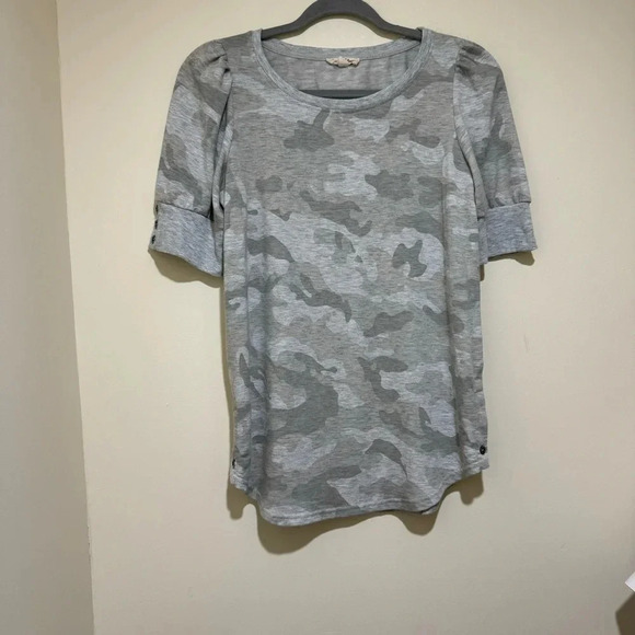 Women’s Jane and Dalancey Brand Camo Print Short Puff Work Sleeve T-Shirt Size:M - Picture 3 of 13